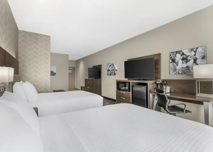 Western Parkside & Hotel 3*