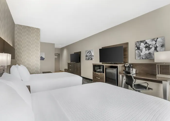 Western Parkside & 3* Olney